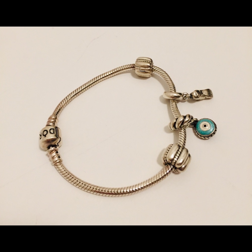 Pandora Charms Bracelet Brand New / 100% Authenti